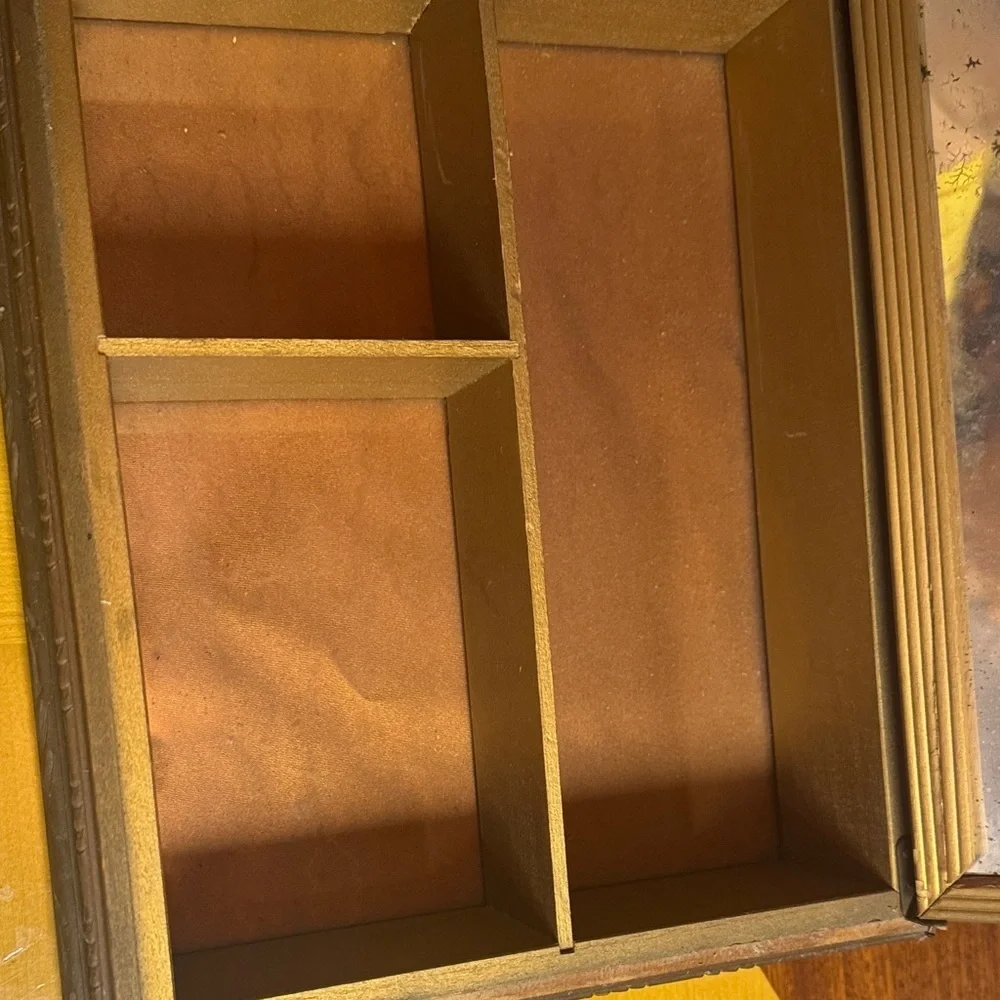 Vintage Framed Oval print in jewelery box